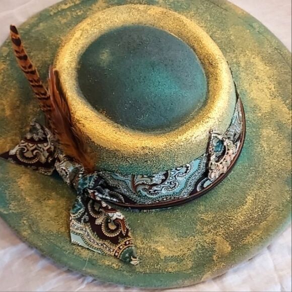 Victoria Hat - Picture 3 of 4